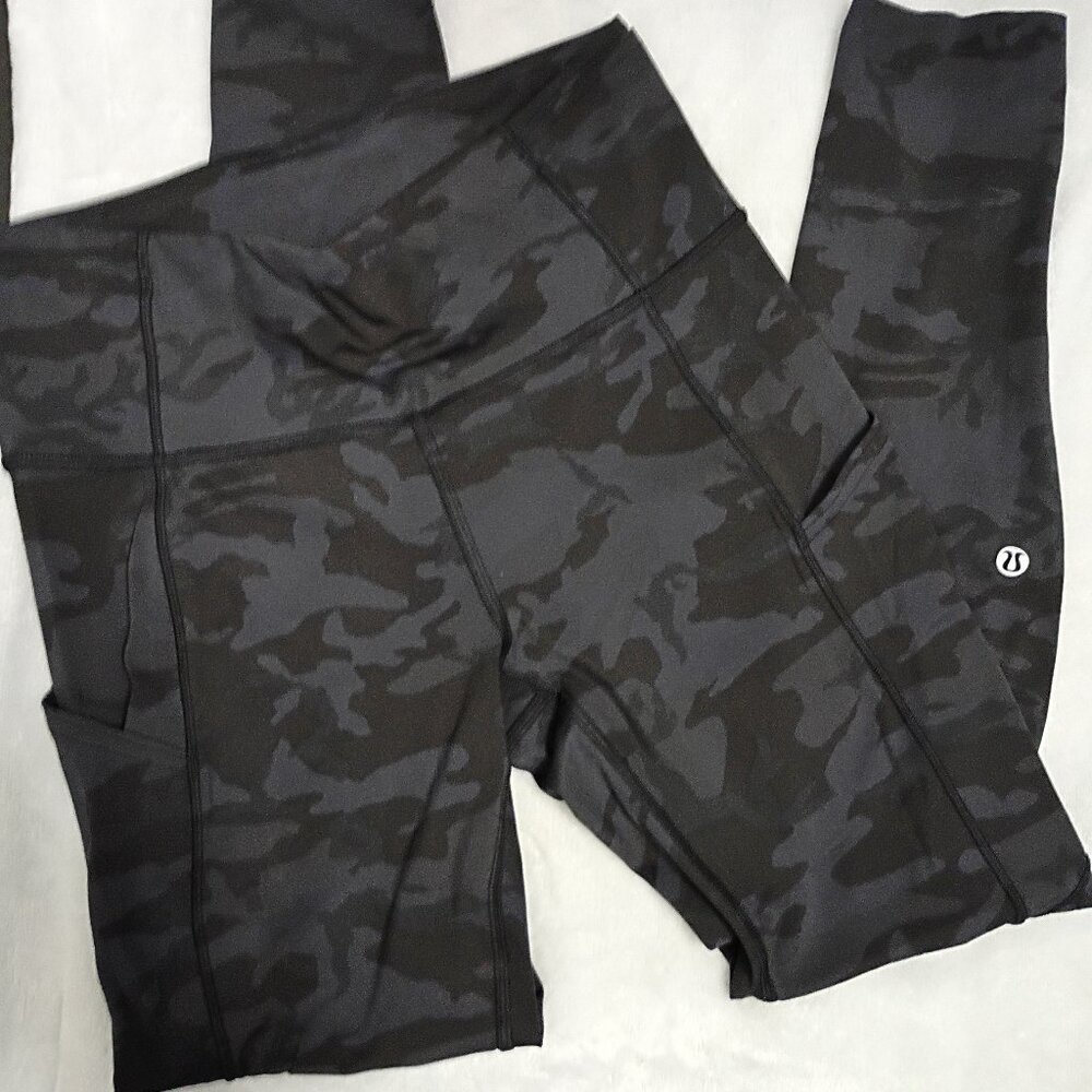 Lululemon Camo Blue Black Leggings Size 6